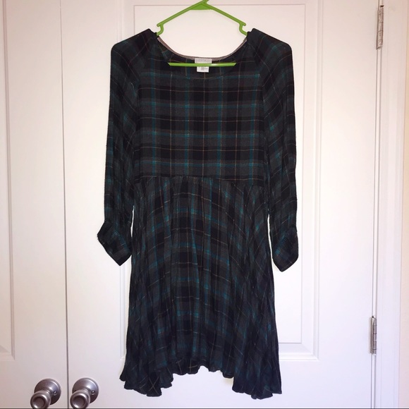 Urban Outfitters Dresses & Skirts - 3/4 Sleeve Plaid Flowy Dress